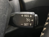 【クルーズコントロール】高速道路もラクラク走行。アクセルを離しても一定速度で走行ができ、長距離運転時の負担を軽減!加速・減速も簡単なスイッチ操作で調整できます。