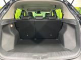 普段のお買い物や通勤、送迎等に十分な荷室スペースを確保しております。セカンドシートを倒すと、大きな荷物の積載も可能です♪