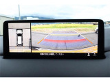 全周囲モニター付で、車庫入れも駐車もラクラクです。