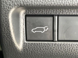 【パワーバックドア】スマートキーや運転席のボタンを押すだけでリアゲートが自動で開閉します!荷物を持っている時や、高い位置にあるバックドアを閉める際に便利な機能です♪