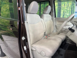 運転席まわりには十分なスペースがあり、大柄な方でもゆったり運転していただける環境です。