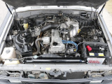 エンジンルームも綺麗な状態です !