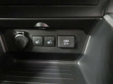 冬にうれしいシートヒーター付き。暖かいのはもちろん、エアコンの使用を抑えられるので低燃費にも貢献します!