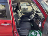 ゆとりある広々とした車内空間は、ドライブを始め買い物やレジャーなど、幅広く活躍します。一人でもみんなとでもお出かけを楽しみましょう!