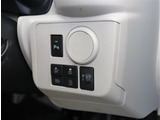 お車選びをお楽しみ頂けるよう、在庫車の展示スペースを十分に確保しております。