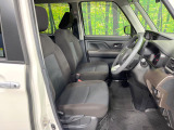 運転席シート廻りは使用感も少なく、良好な状態となっています。丁寧に使われていたことがよくわかりますね。