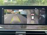 【アラウンドビューモニター】バックカメラに加え、360度のカメラで駐車も楽々。駐車が苦手な方でも安心してお乗りいただけます。