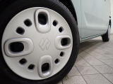 愛車を大切に乗って頂くために、ボディコーディングの施工をお勧めしております。輝くクルマになり日頃の手入れも簡単です。メンテナンスキット・施工証明書付きます。