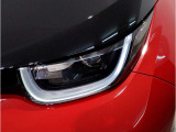 BMWの伝統の丸目4灯ヘッドライトでございます。LEDライトで視認性もよく明るく安全性の向上につながります。