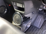 【サウンドマッピングシステム】高音質を実現するためのスピーカーが搭載されています。ライブ会場のような臨場感溢れる空間を。軽自動車でありながらも、音楽が好きな人のための特別なオーディオシステムです♪
