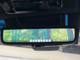 【デジタルインナーミラー】後席の大きな荷物や同乗者で後方が確認しづらい時でも安心!カメラが撮影した車両後方の映像をルームミラー内に表示。クリアな視界で状況の確認が可能です!