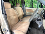 運転席シート廻りは使用感も少なく、良好な状態となっています。丁寧に使われていたことがよくわかりますね。