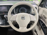 インテリアに合わせたデザインのステアリングは、運転される方のことも考え、運転しやすい形状、大きさです。是非一度、実際に触ってお確かめください。