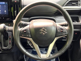 【純正革巻きステアリング】上質な革を使用することで、手にしっかり馴染みとても運転しやすいハンドルです♪