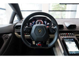 Multifunction steering wheel in smooth leather