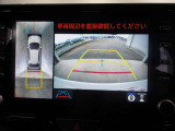 バックモニター付きで後方を確認しながら安心して駐車することが出来ます。