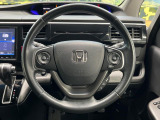【純正革巻きステアリング】上質な革を使用することで、手にしっかり馴染みとても運転しやすいハンドルです♪