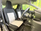 運転席シート廻りは使用感も少なく、良好な状態となっています。丁寧に使われていたことがよくわかりますね。