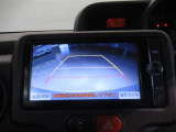 バックモニターがついていますのでバックでの駐車が苦手な方でも大丈夫です。実際のバック駐車は目視確認と合わせてお使い下さい。
