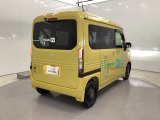 リアはプライバシーガラス付です。見た目もかっこいいですよね。また、太陽光を防ぐので冷房の効きを良くする効果もあるんです。エアコンを控えめにすれば燃費向上も見込めますよ。