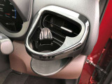運転席側のドリンクホルダーは便利ですよね