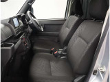 運転席・助手席です。