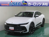 革新的なデザインを採用したクラウンクロスオーバー。滑らかで快適な走行のハイブリッドシステム、最新の「トヨタセーフティセンス」を搭載しています。