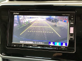 便利な3ビュー切り替え、ガイド線表示付きのバックカメラです!後退時、後方の視界をサポートします!