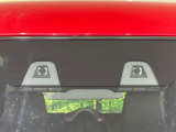 【スズキ セーフティサポート】走行中に前方の車両等を認識し、衝突しそうな時は警報とブレーキで衝突回避と被害軽減をアシスト。より安全にドライブをお楽しみいただけます。