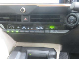 オートエアコン機能で、車内を自動的に、設定した温度に保ってくれます。