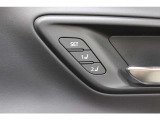 運転席はメモリーシートです。