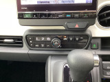 【シートヒーター】運転席、助手席にはシートヒーターが装備されております。冬場寒い時期や、夏場でも車内のエアコンが苦手な方には嬉しい装備です!