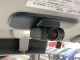 日産純正ドライブレコーダーです。前方向けとルームミラーから車室内後方を撮影します。