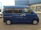 スライドドアなので乗り降りや荷物の積み下ろしも楽々です★