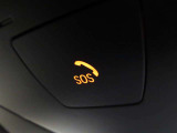 SOSコール/エアバックが展開するような深刻な事故において、自動でSOSコールを発信します。車内で急病人が出るような緊急時は、手動で発信可能です。