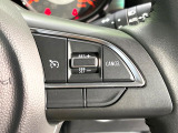 【クルーズコントロール】高速道路もラクラク走行。アクセルを離しても一定速度で走行ができ、長距離運転時の負担を軽減!加速・減速も簡単なスイッチ操作で調整できます。