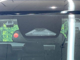 【ホンダセンシング】走行中に前方の車両等を認識し、衝突しそうな時は警報とブレーキで衝突回避と被害軽減をアシスト。より安全にドライブをお楽しみいただけます。