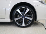 225/40R18のタイヤに純正アルミホイール!