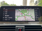 【純正ナビゲーション】BMWのナビゲーションは操作性も良く、詳細な地図情報と交通状況を見やすく表示し、快適なドライビングをサポートしながら目的地までナビゲートします。
