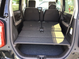 2名乗車時の荷室です。