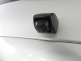 バックカメラが付いているので後方確認が非常にしやすいです。今や運転初心者も熟練者も必須装備!ついていて損はないですね♪