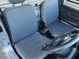 フロントシートです!!足元も広く運転も楽ですよ!!