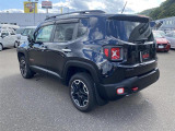 ジープ レネゲード トレイルホーク 4WD/純正ディスプレイオーディオ/バックモニター/ブラインドスポットモニター/クルーズコントロール/ルーフレール/電動格納サイドミラー/プッシュスタート
