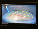 バックガイドモニターで、後方を確認しながら安心して駐車することができます。運転初心者も熟練者も必須の機能ですよ!
