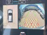 【デジタルマルチビューモニター】車のフロントやサイドのカメラ画像を同時にモニター表示することで、悪路や狭い道を走行時でも周囲の状況確認ができ安心!本格SUVにうれしい装備です♪