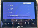【Bluetooth】ナビゲーションと携帯電話/スマートフォンをBluetooth接続することができます。接続するとハンズフリーで使用することができるので、とても便利です。