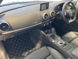 内装クリーニングも施しております。内装の綺麗なお車は気持ちが良くオススメさせていただく1つのポイントになっております。
