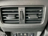 シートヒーターやエアコン操作パネルや後席吹き出し口やUSB差し込み口もあって快適です