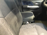 アームレスト付きで楽に運転できます。