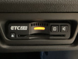 ハンドルの右下にETC2.0がついています。高速道路の料金所の通過も楽々です!。 カードの取り出しもしやすい場所についています。